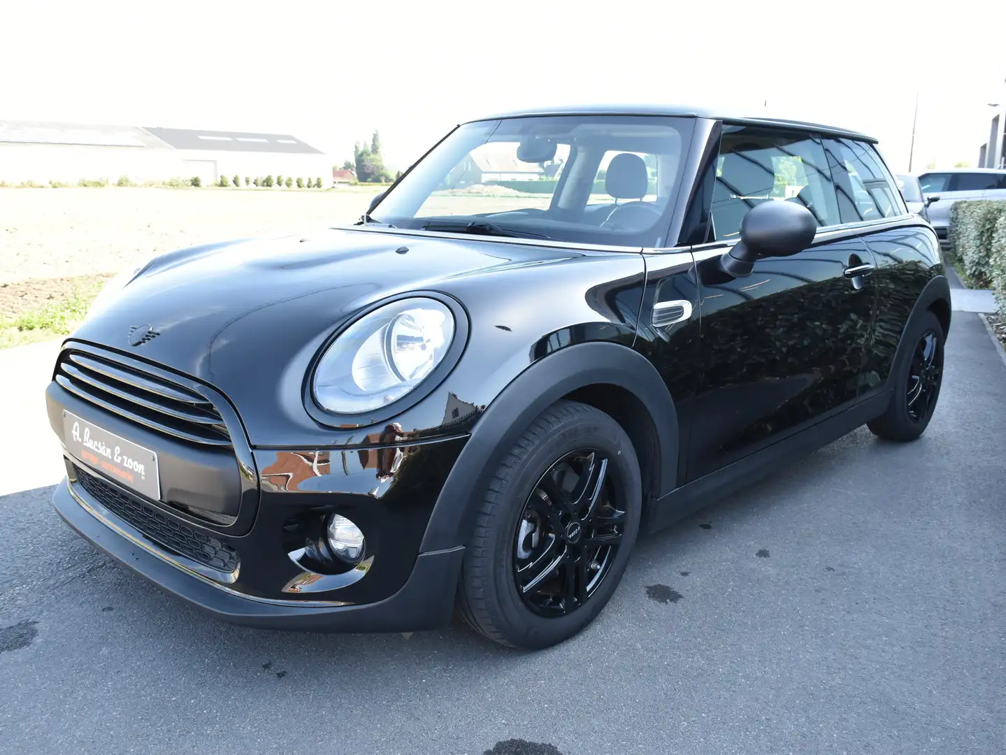 MINI One Mini One 1.2i PDC / BLUETOOTH / AIRCO Zwart - 2