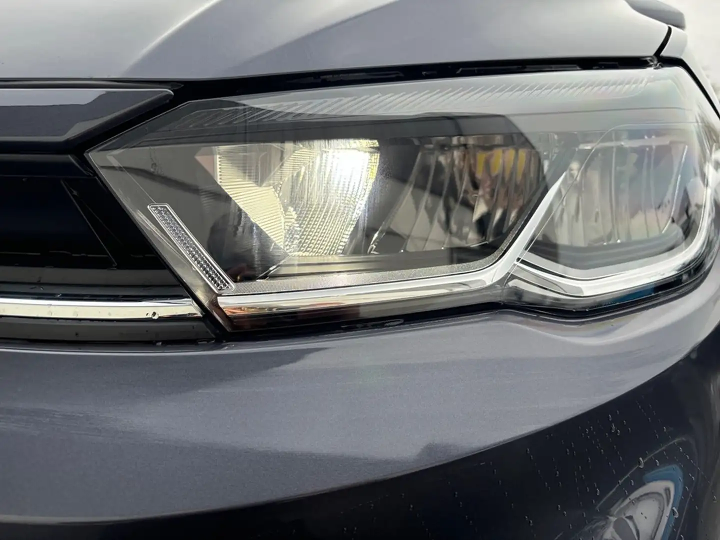 Volkswagen Polo Life 1.0 TSI 7-DSG AHK, RFK, Air Care Grau - 2