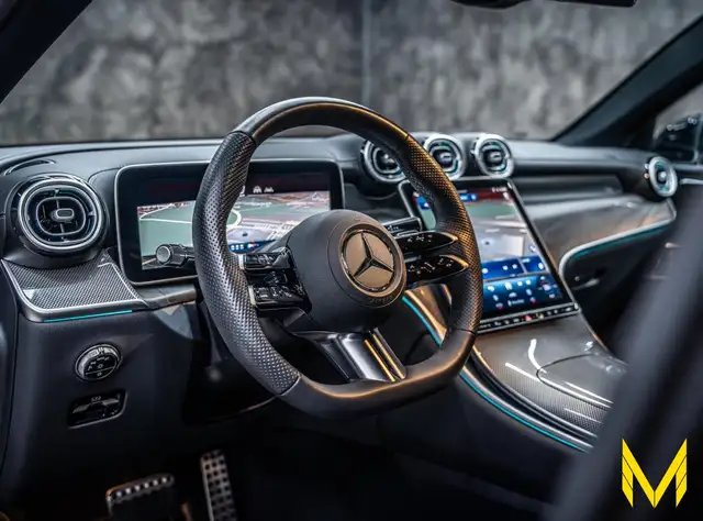 Mercedes-Benz 220 view 10