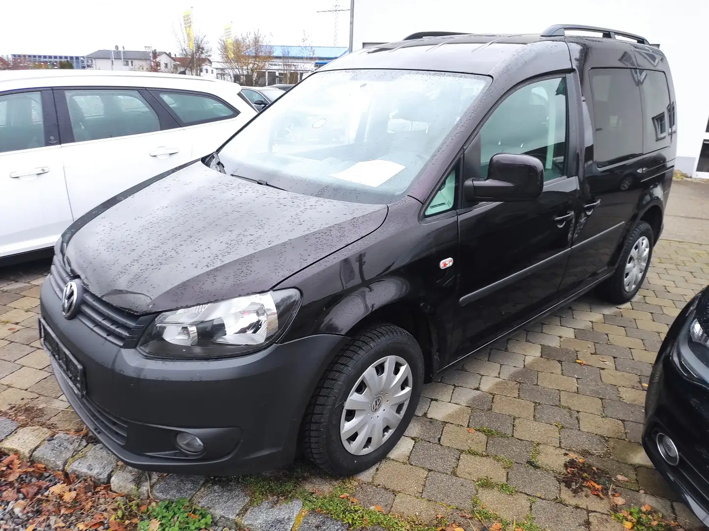 Volkswagen Caddy Trendline Burdeos - 1