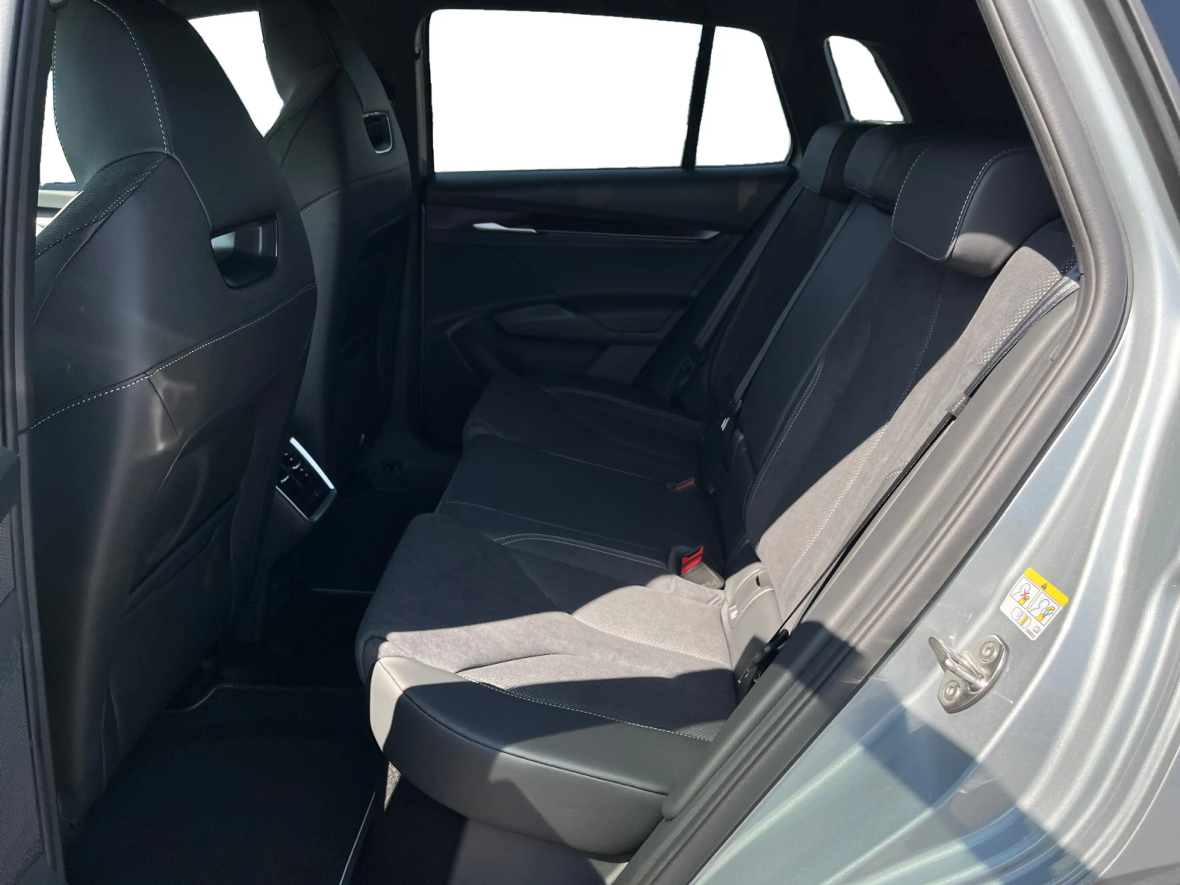 Skoda Elroq Sportline 60 Navi LED SHZ PDC ACC WäPu AHK — photo 11