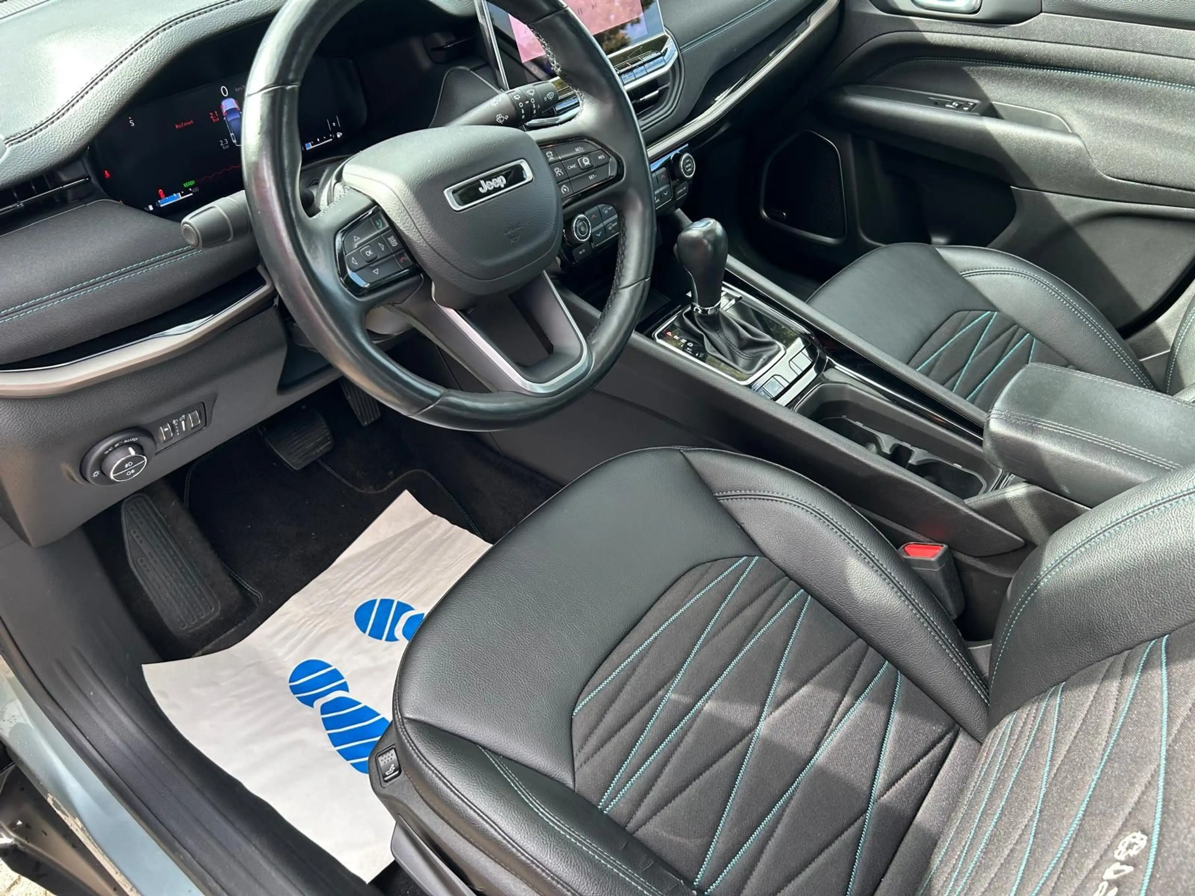 Jeep Compass Upland Mild Hybrid FWD/PANO/ACC/SHZ — photo 9