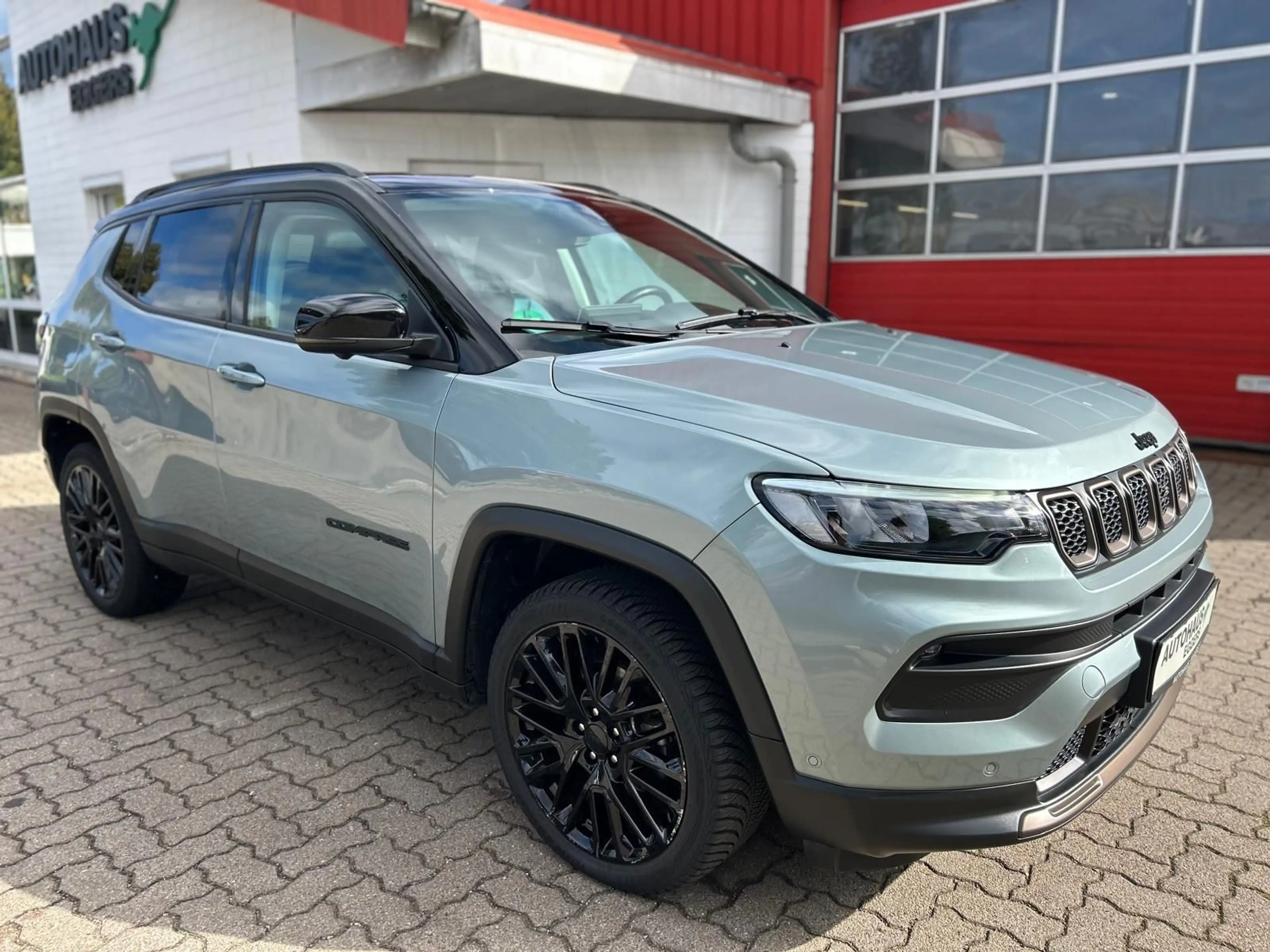 Jeep Compass Upland Mild Hybrid FWD/PANO/ACC/SHZ — photo 2