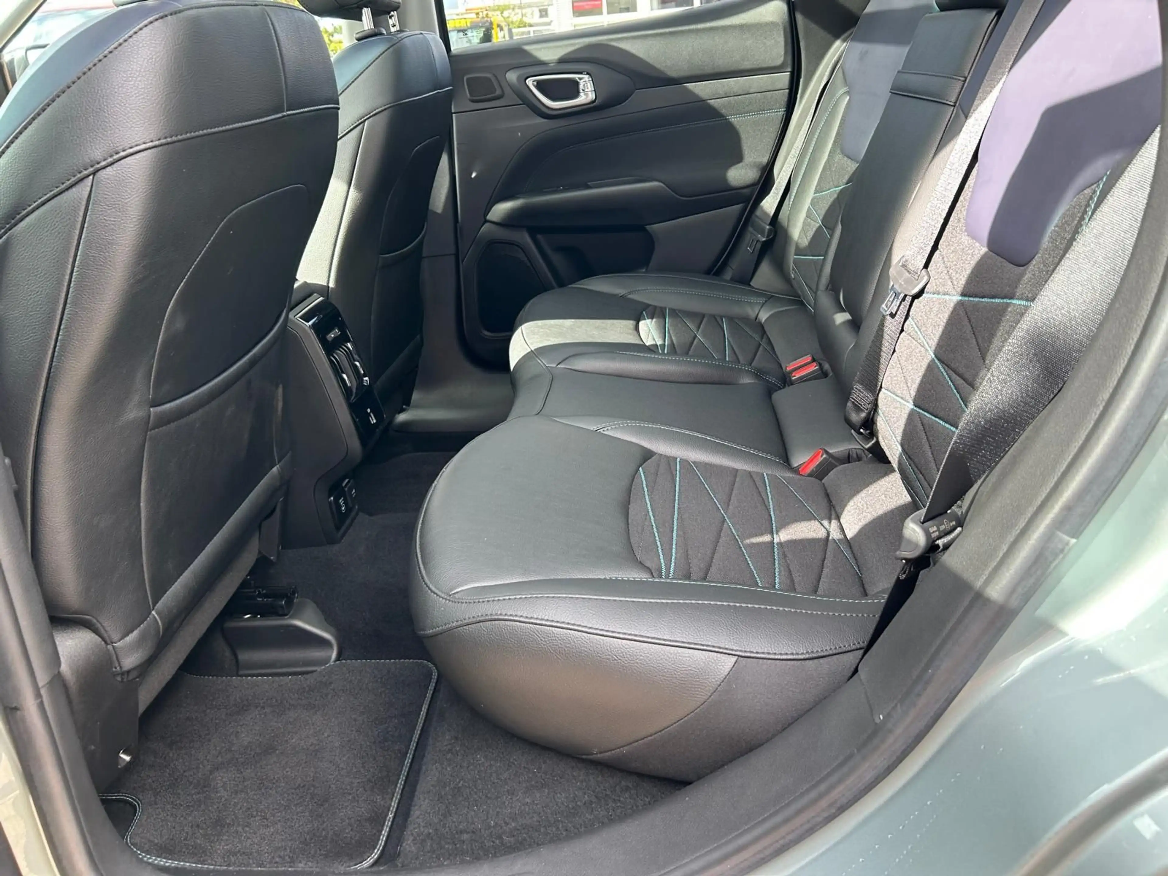 Jeep Compass Upland Mild Hybrid FWD/PANO/ACC/SHZ — photo 11