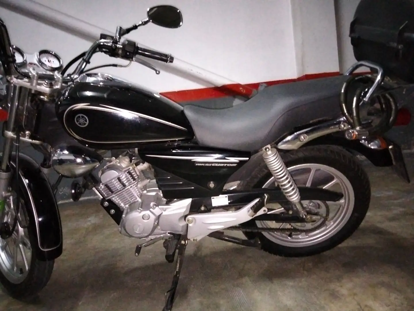 Yamaha YBR 125 custom Negro - 2