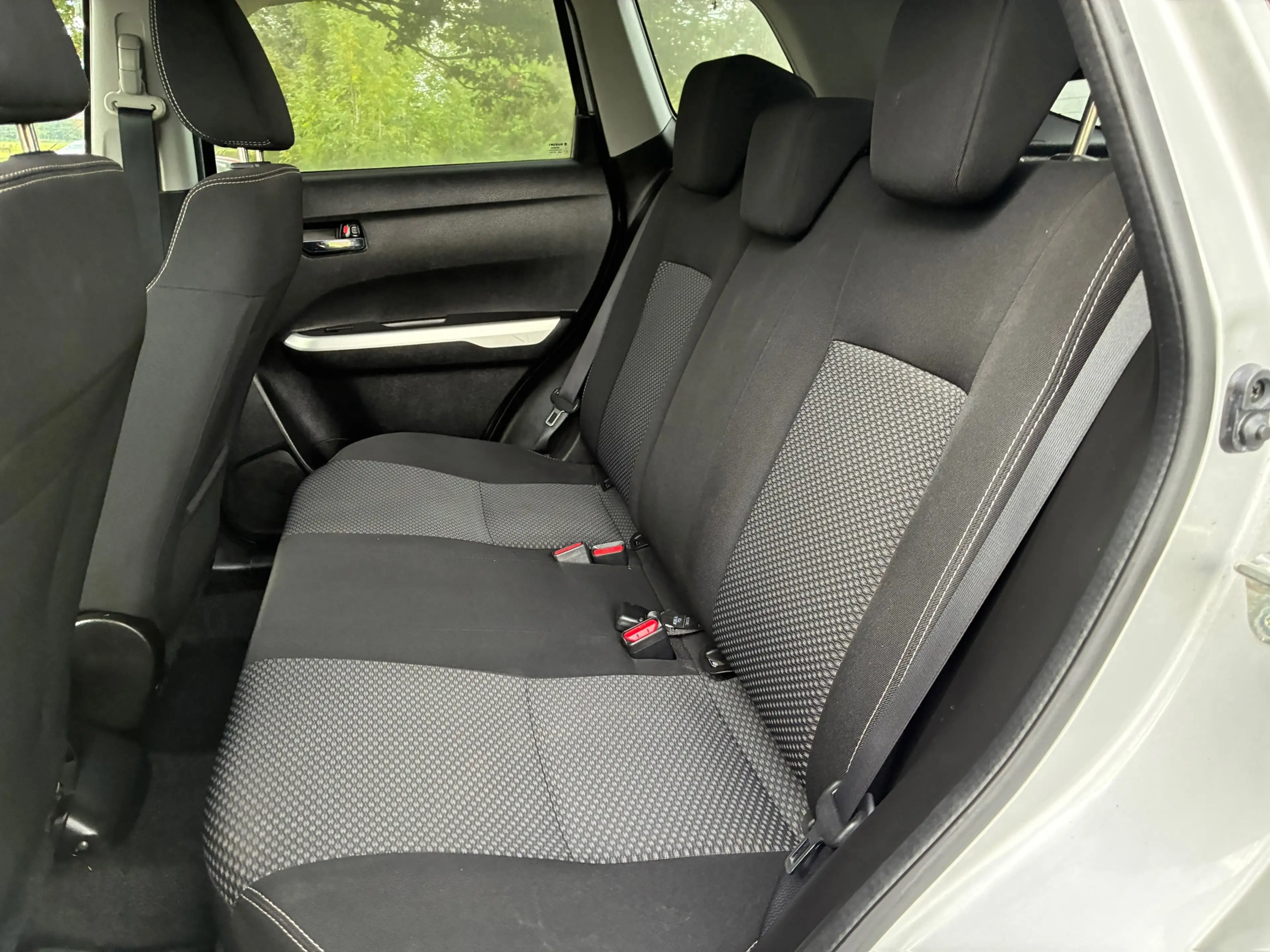 Suzuki Vitara 1.6 Exclusive | Carplay + Clima + Cruise nu €9.975 — photo 10