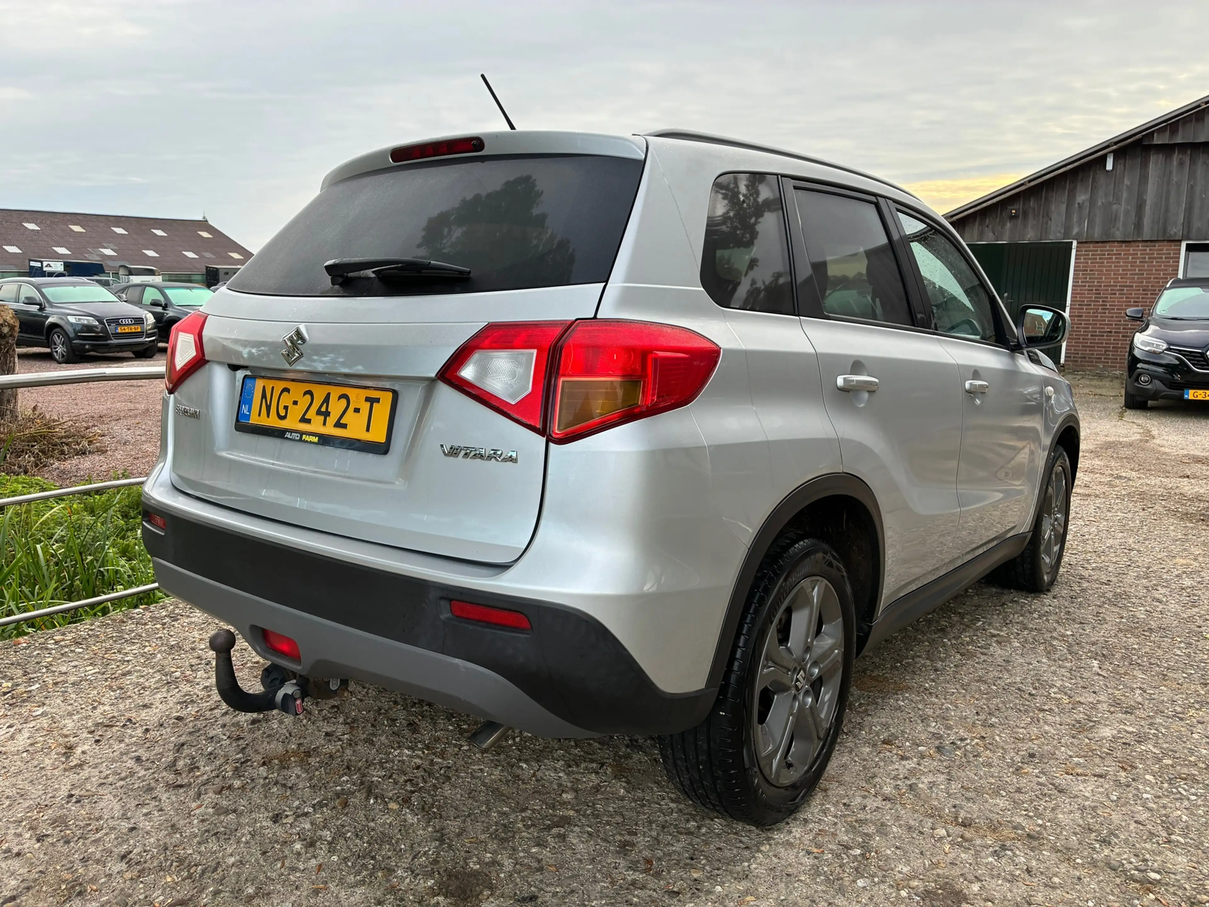 Suzuki Vitara 1.6 Exclusive | Carplay + Clima + Cruise nu €9.975 — photo 5