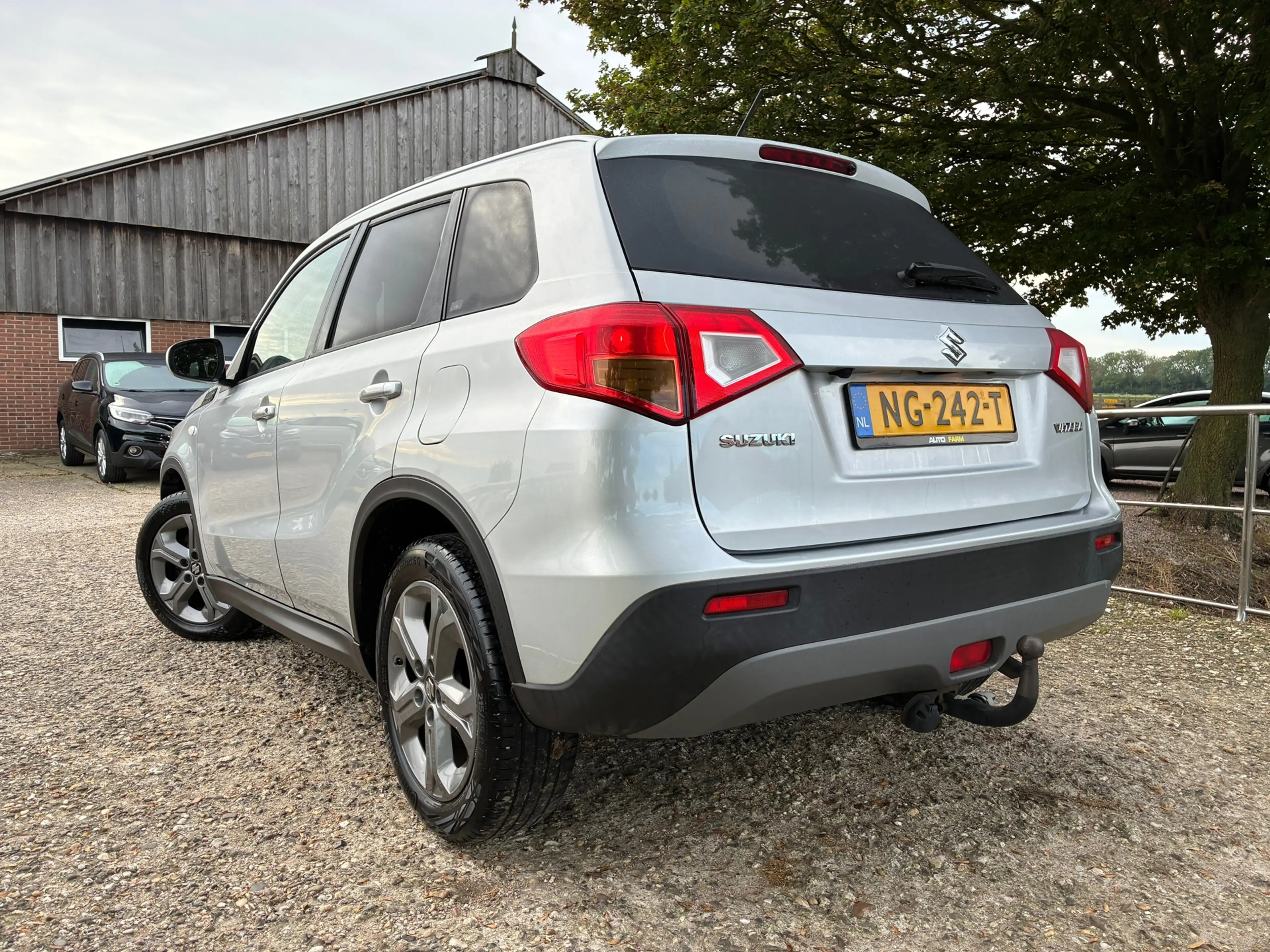 Suzuki Vitara 1.6 Exclusive | Carplay + Clima + Cruise nu €9.975 — photo 2