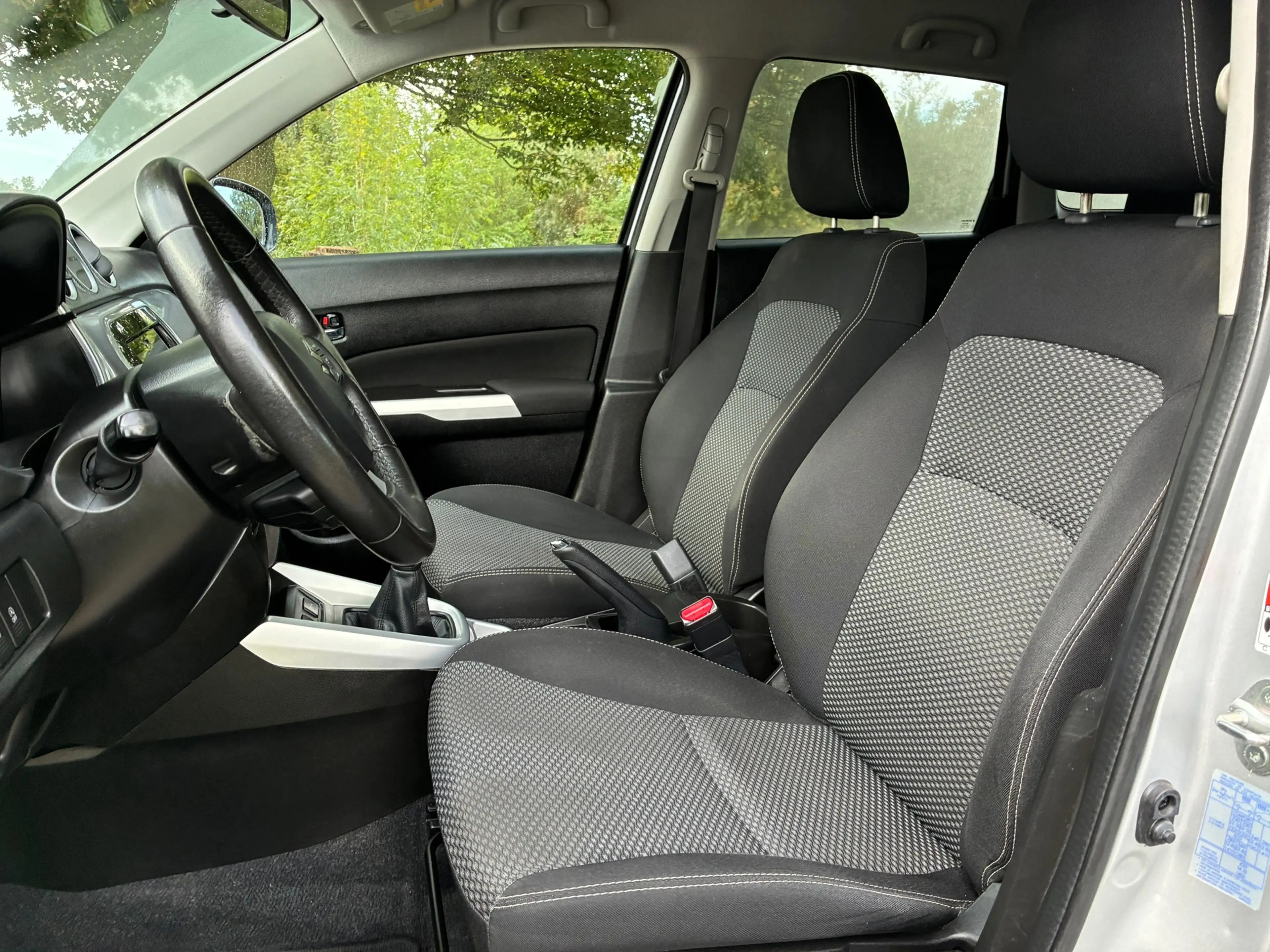 Suzuki Vitara 1.6 Exclusive | Carplay + Clima + Cruise nu €9.975 — photo 11