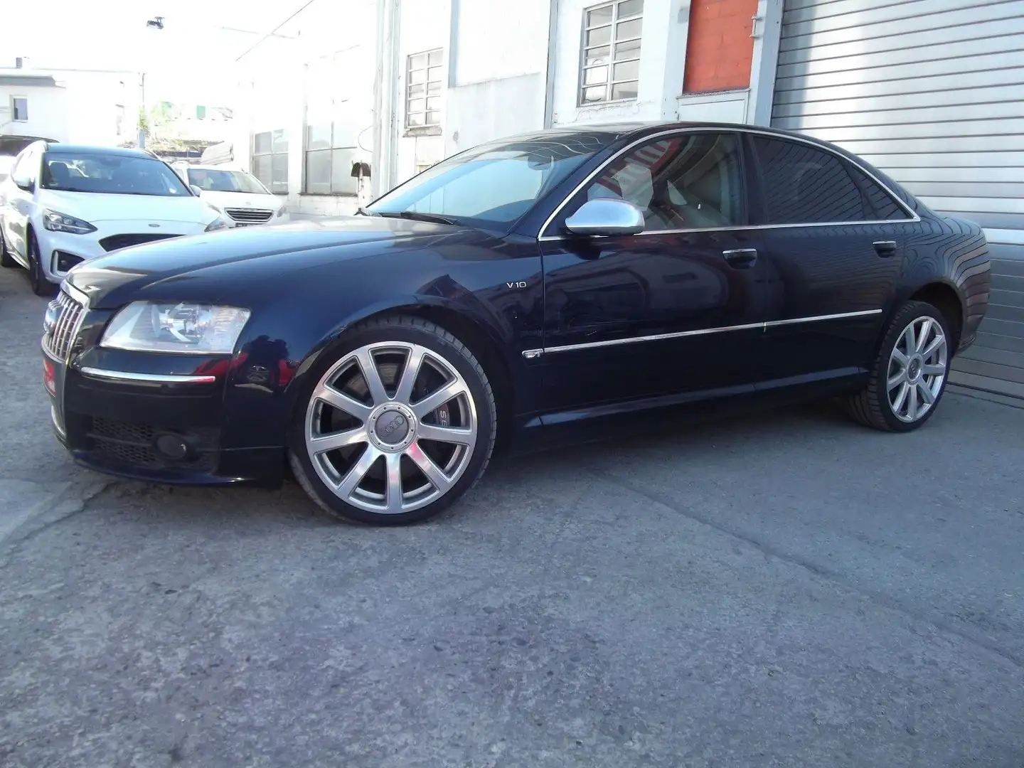 Audi S8 5.2 quattro Autom, Navi, Leder Blau - 2