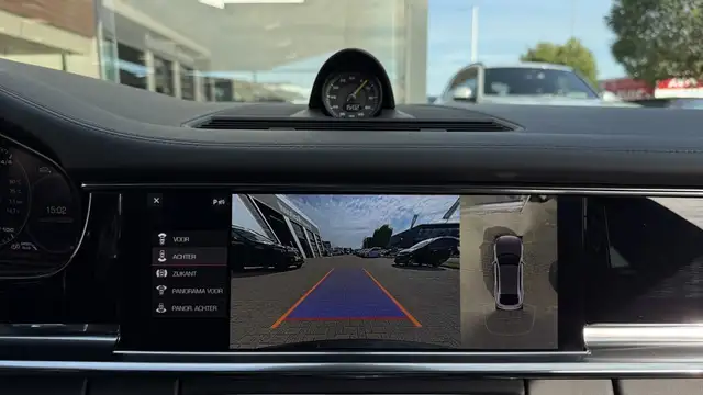 Porsche Panamera view 25