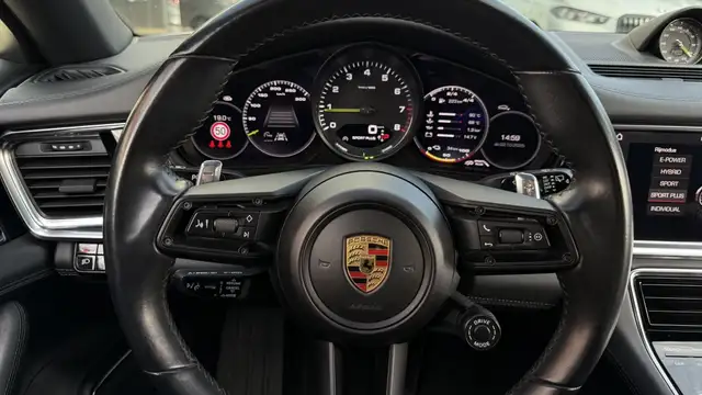 Porsche Panamera view 14