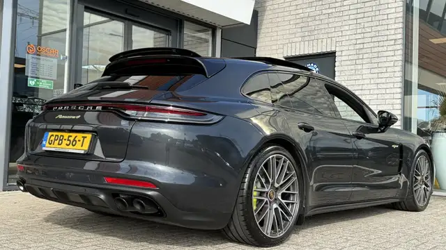 Porsche Panamera view 6
