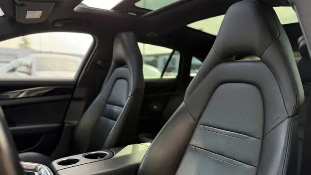Porsche Panamera view 10
