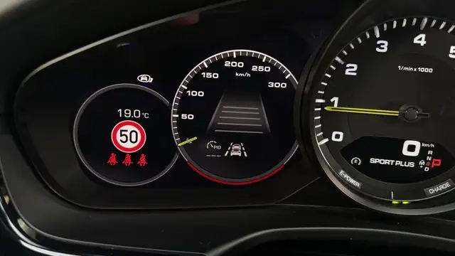 Porsche Panamera view 19