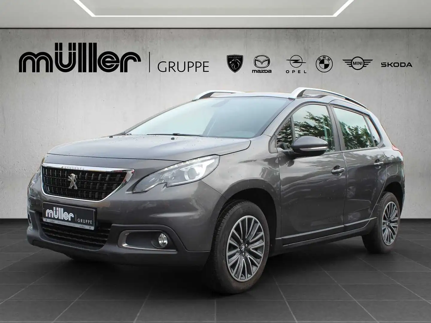 Peugeot 2008 PureTech 110 Active Grau - 1
