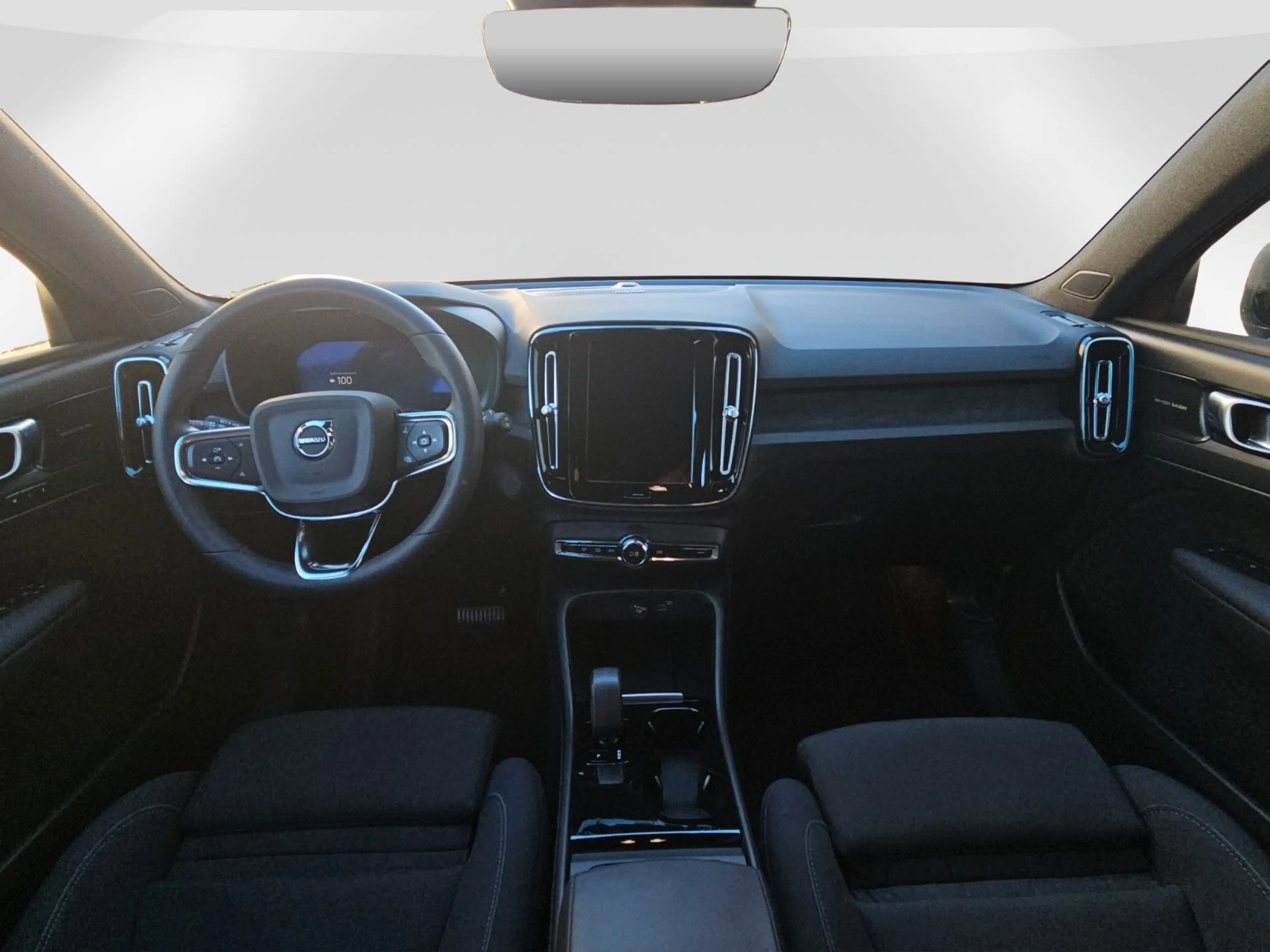 Volvo XC40 Single Extended Range 82 kWh Ultimate/PANO — photo 2