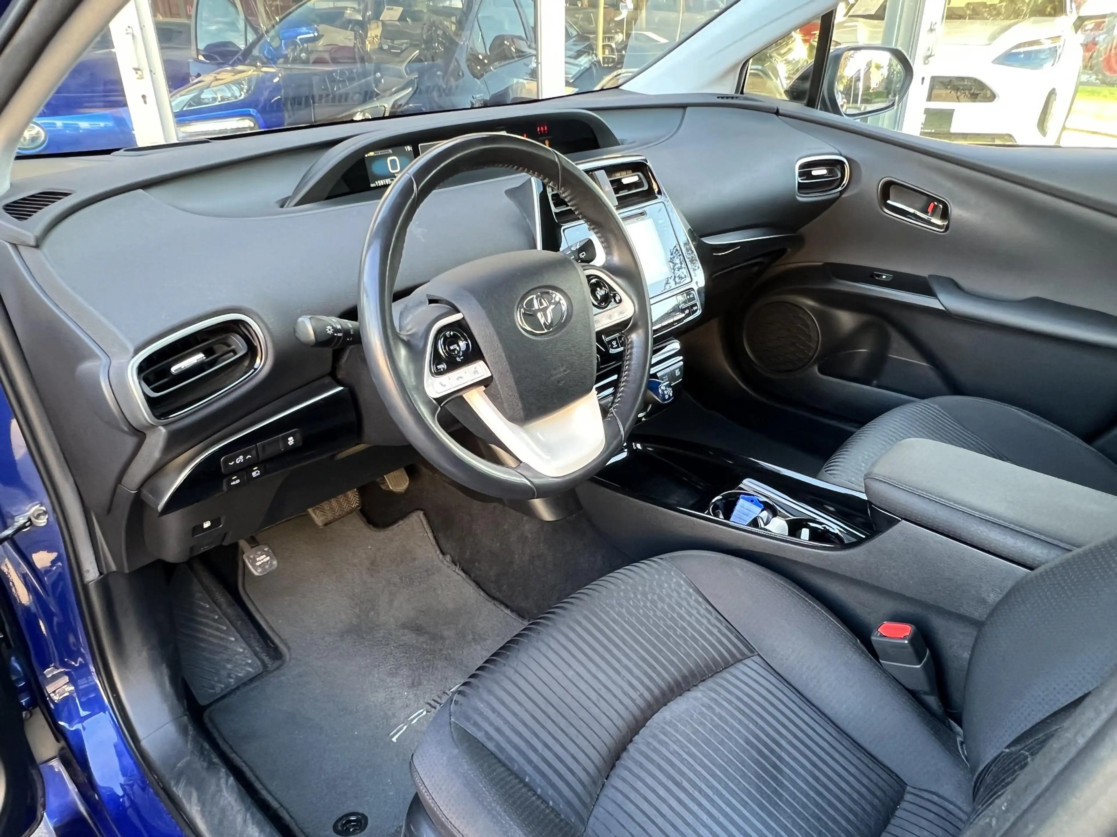 Toyota Prius 1.8 Dynamic | Trekhaak, Head up display, Parkeerca — photo 18