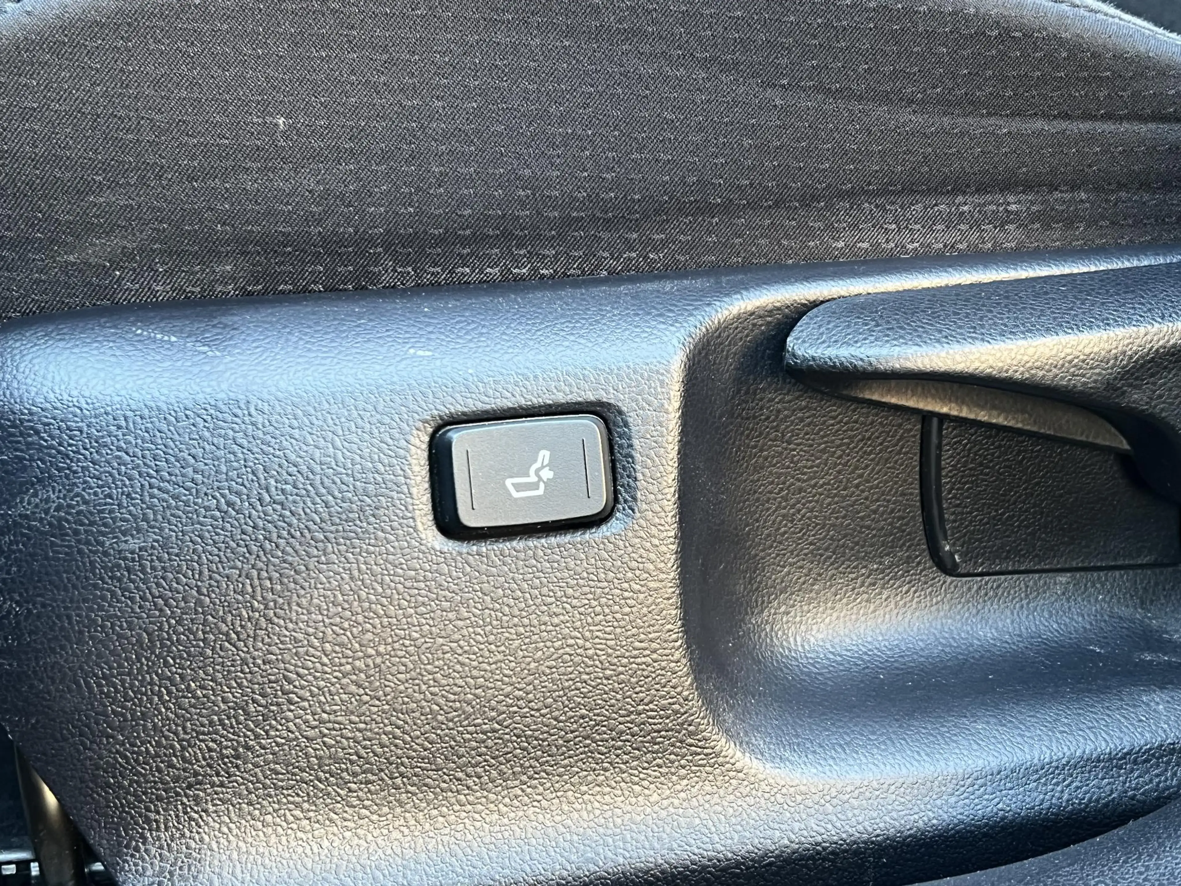 Toyota Prius 1.8 Dynamic | Trekhaak, Head up display, Parkeerca — photo 22