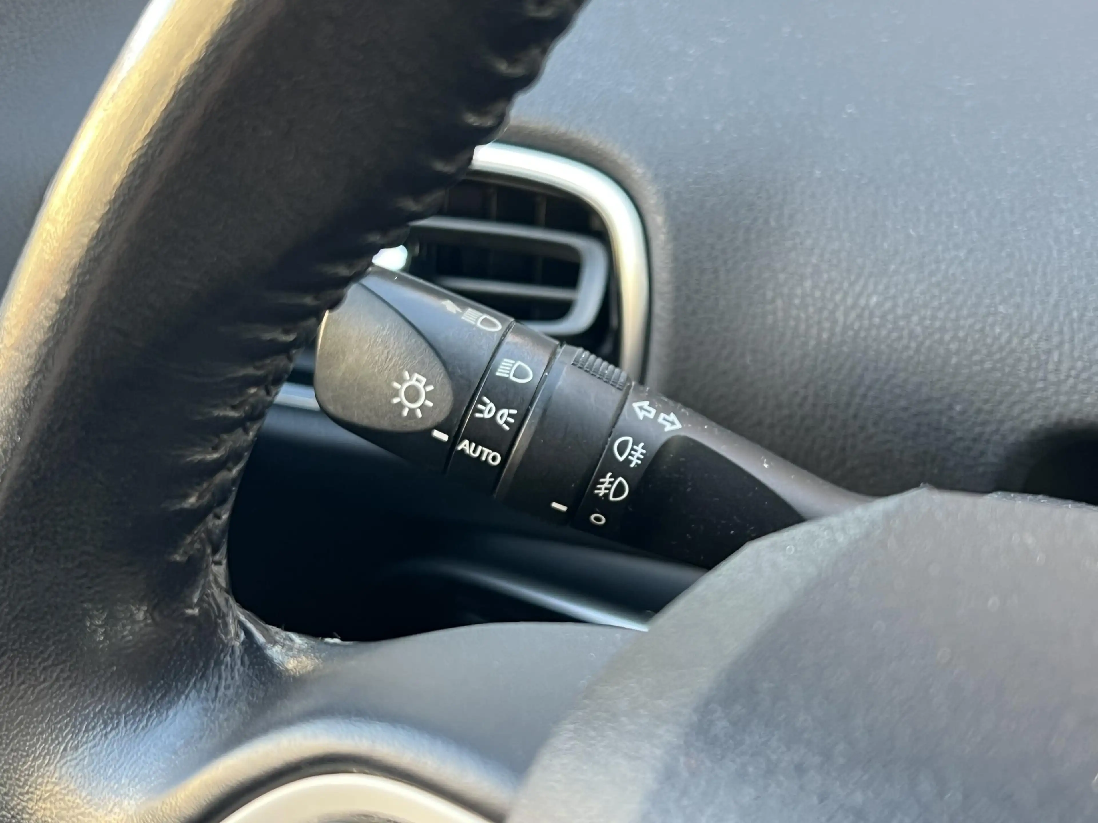 Toyota Prius 1.8 Dynamic | Trekhaak, Head up display, Parkeerca — photo 28
