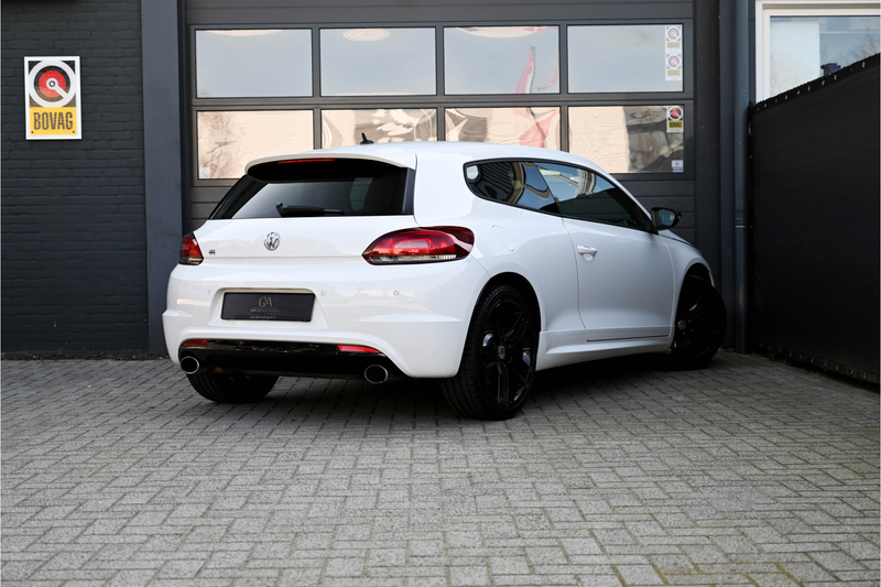 Volkswagen Scirocco 2.0 TSI R — photo 2