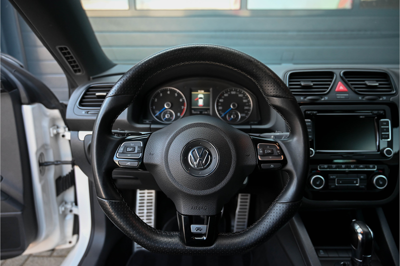 Volkswagen Scirocco 2.0 TSI R — photo 6