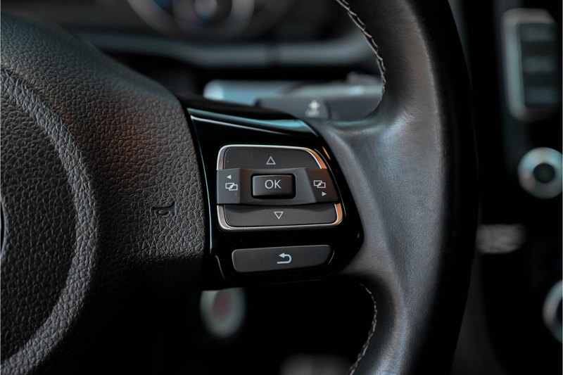 Volkswagen Scirocco 2.0 TSI R — photo 9