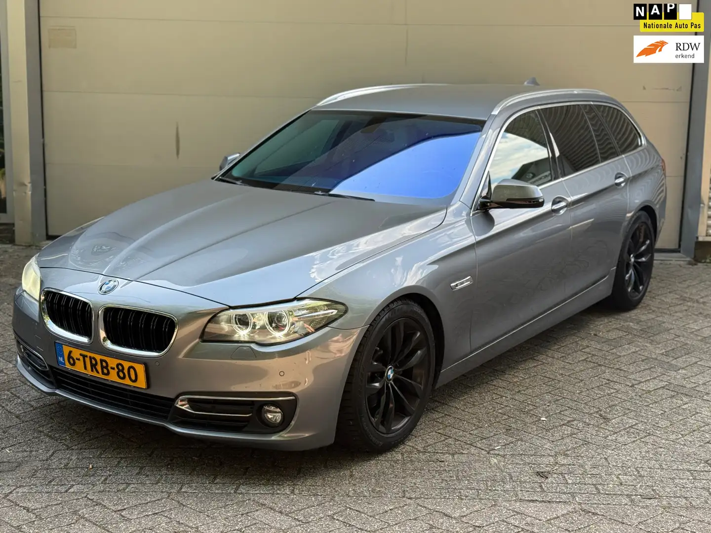 BMW 520 5-serie Touring 520i High Executive l Individual L Grijs - 1