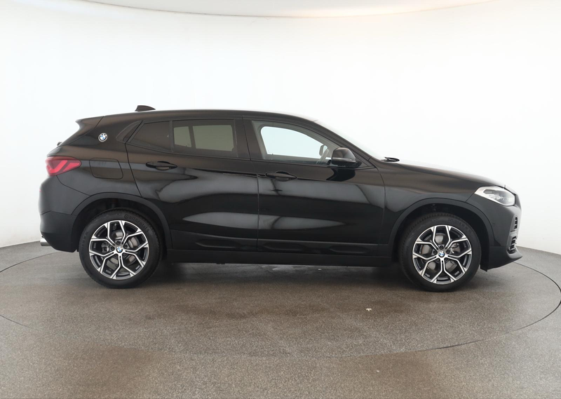 BMW X2 18d sDrive Advantage Plus LED Navi SHZ Kam — photo 5