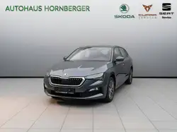 Skoda Scala Clever 1.0TSI 110PS DSG NAVI 17" Alufelgen Tempomat LED Scheinwerfer PDC vorne u. hinten Kamera el. Heckklappe Climatroni