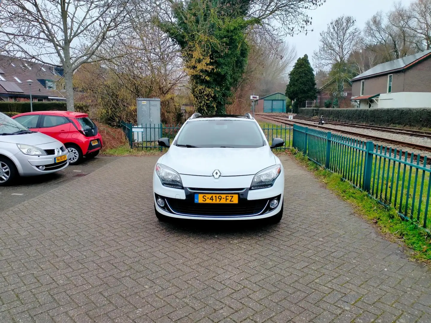 Renault Megane Estate 1.2 TCe Bose Cruise pdc panoramadak trekhaa Weiß - 2