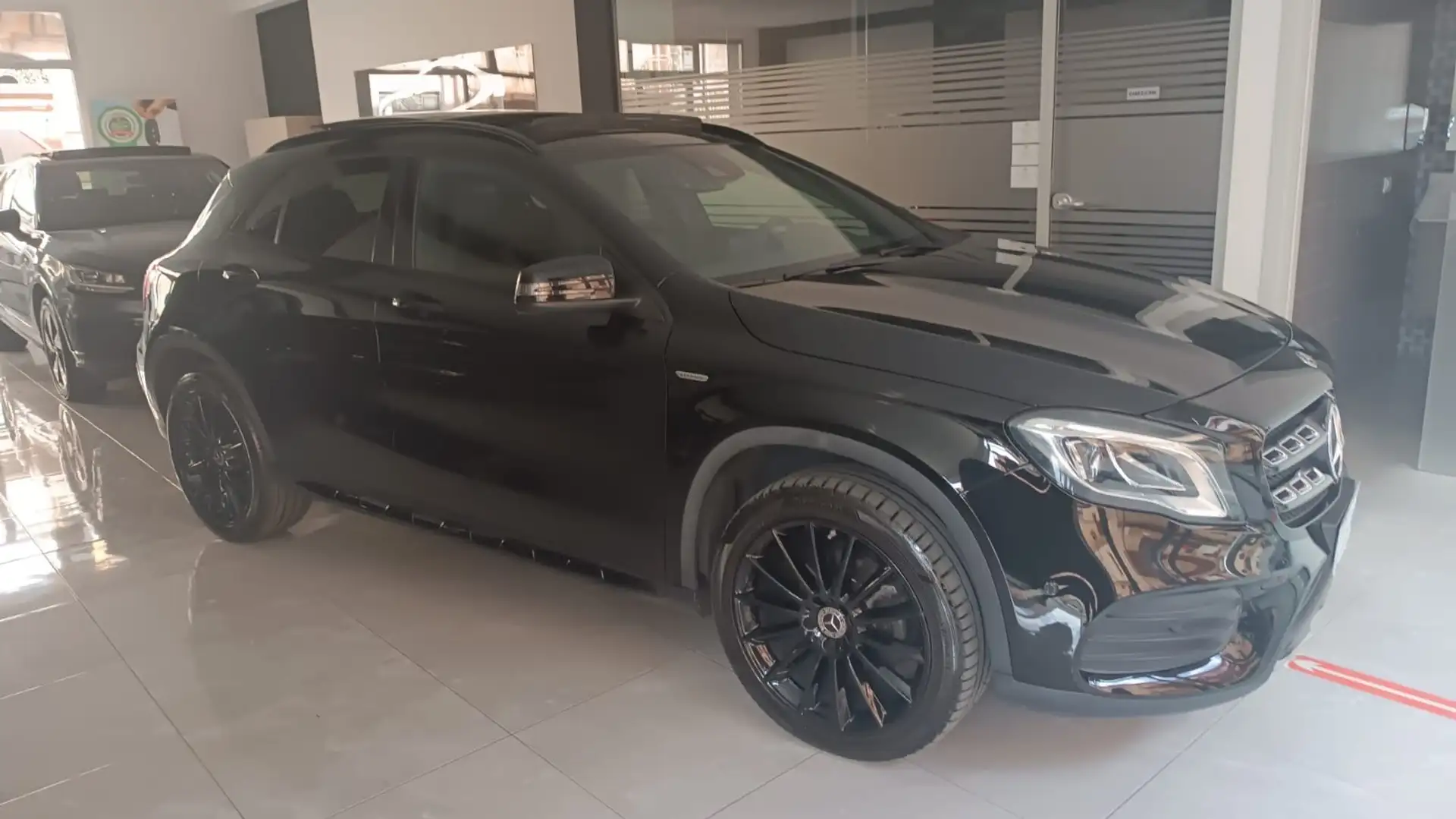 Mercedes-Benz GLA 200 GLA-X156 2017d Night Edition 4matic auto Nero - 1