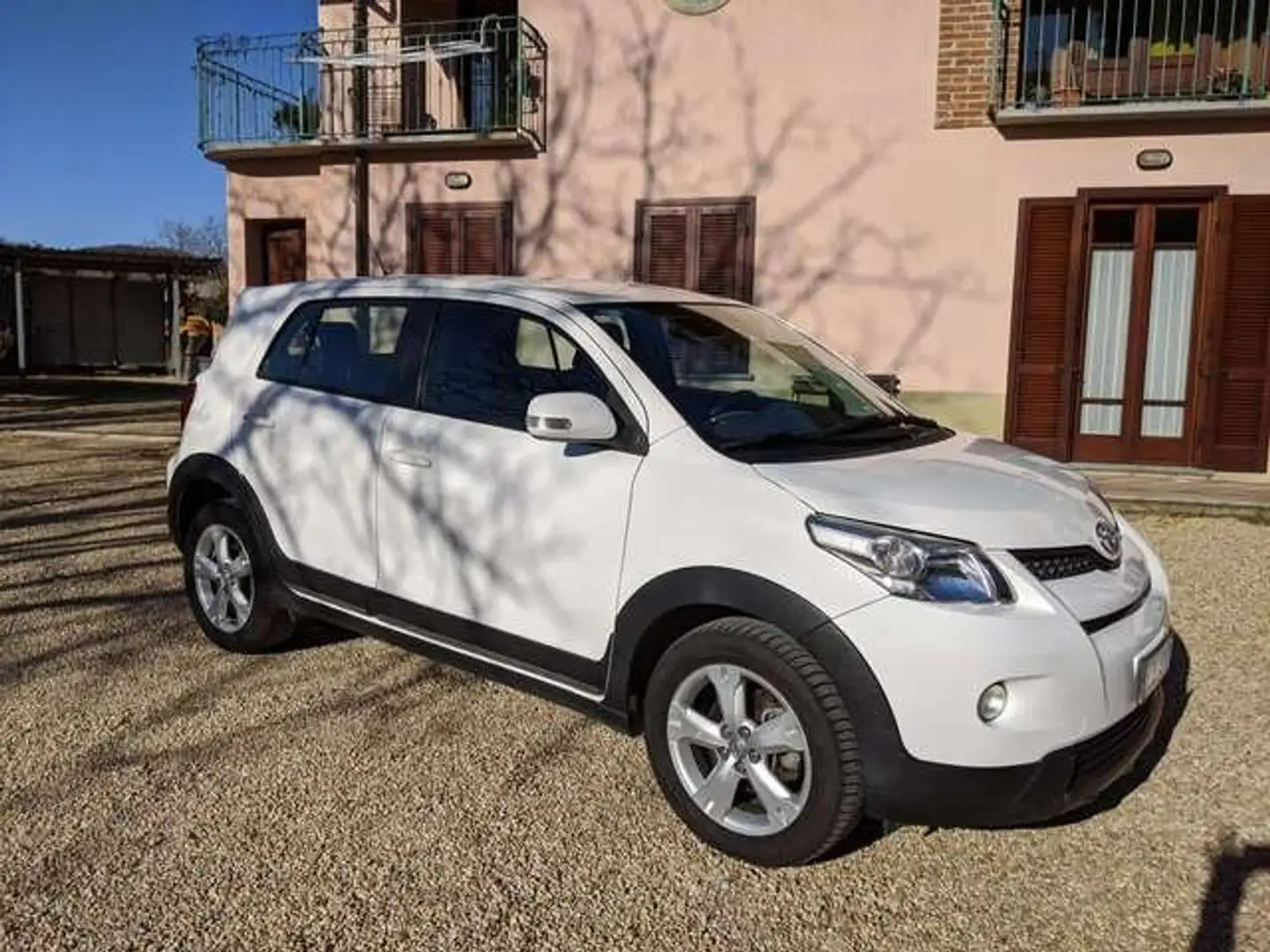 Toyota Urban Cruiser Urban Cruiser 1.4 d-4d Sol Awd Bílá - 1