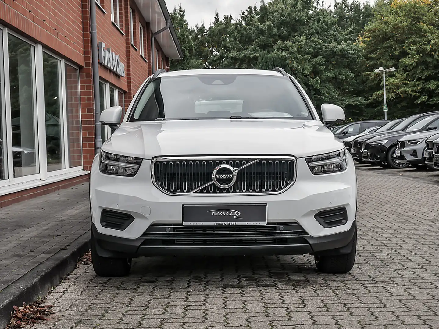 Volvo XC40 T3 Momentum Core Weiß - 2