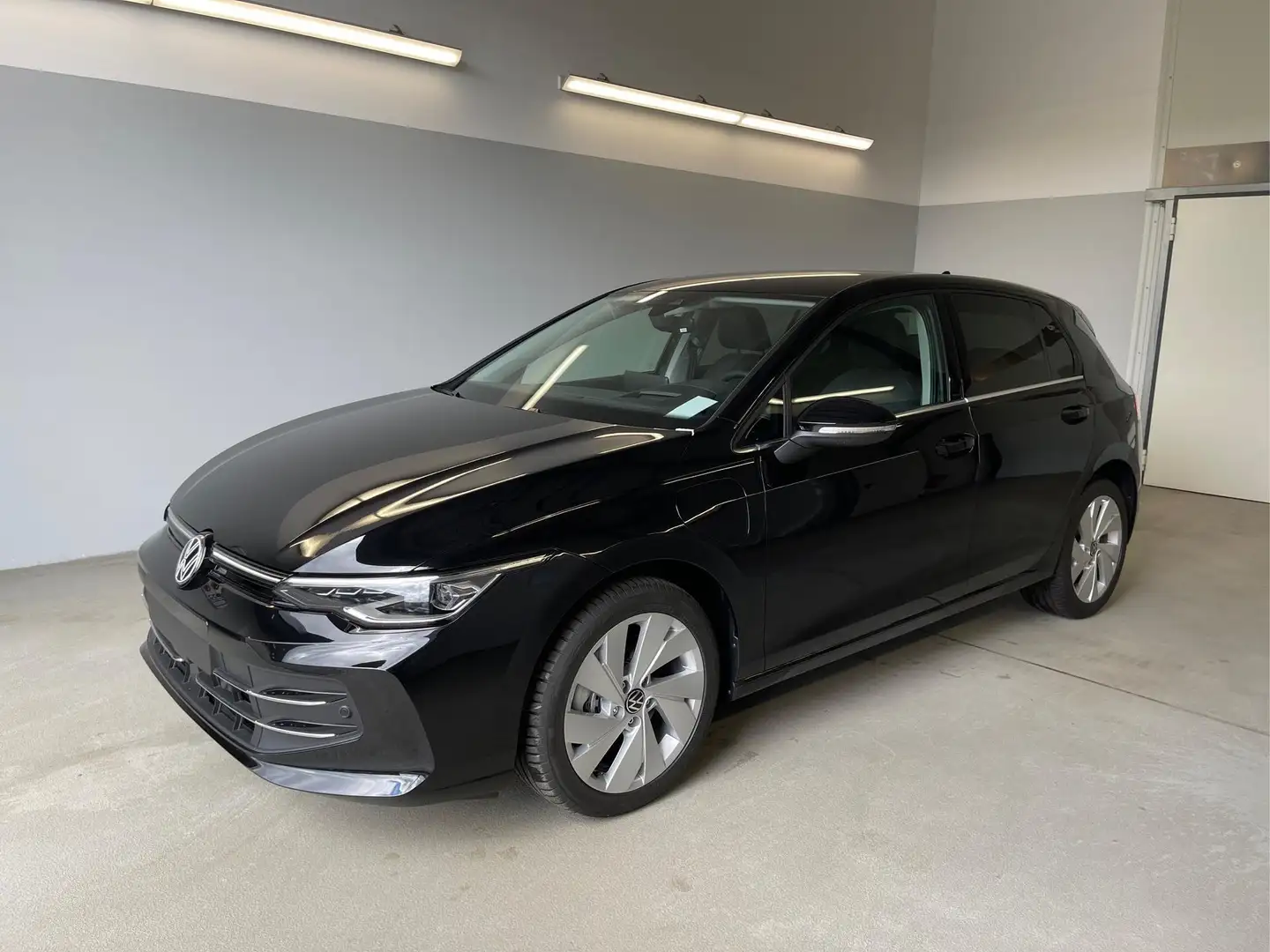 Volkswagen Golf Style eHybrid IQ.Light+Navi+Travel Assist 1.5 e... Negro - 1