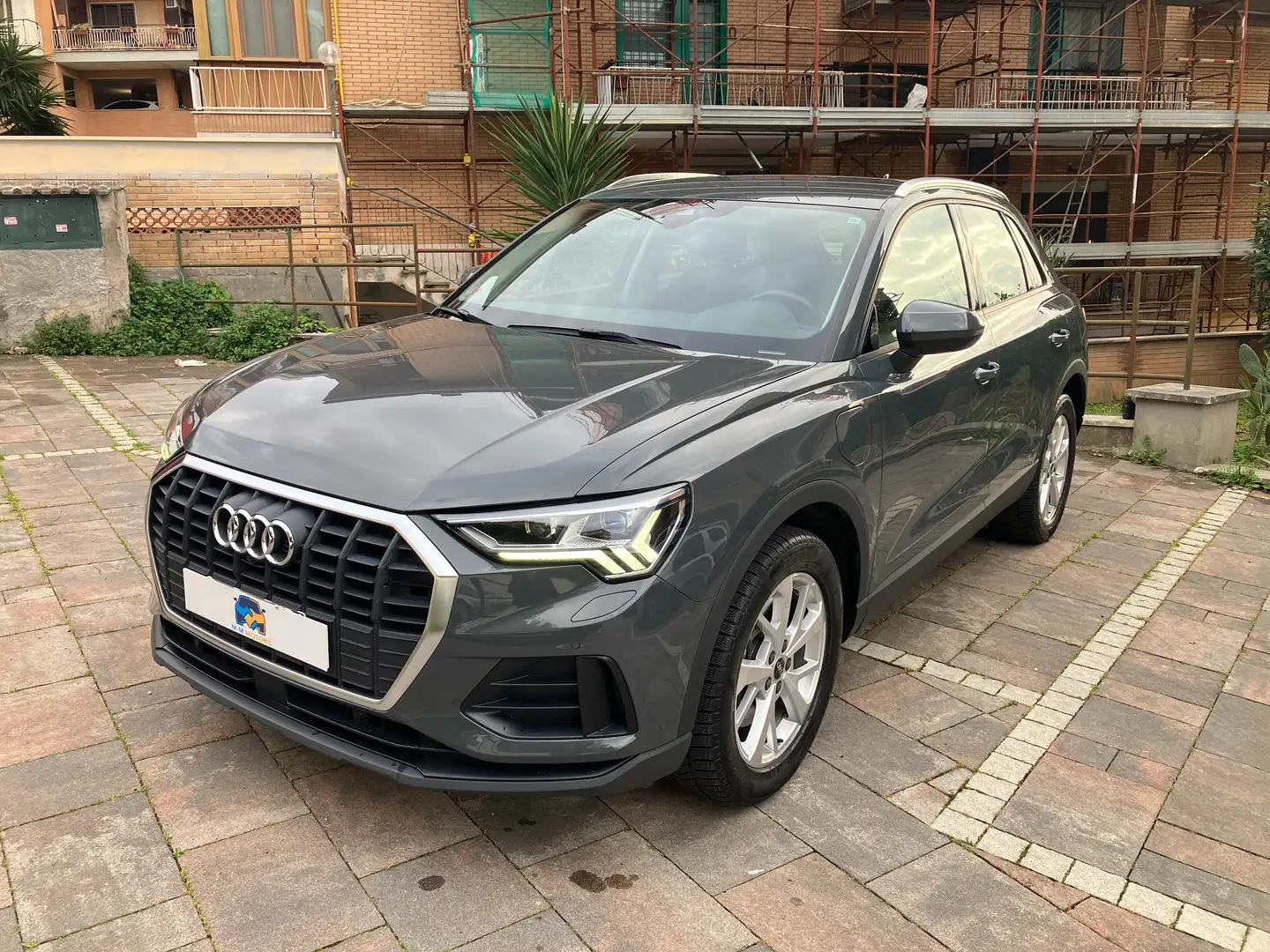 Audi Q3 Q3 45 1.4 tfsi e Business s-tronic Phev 245 cv Grau - 1