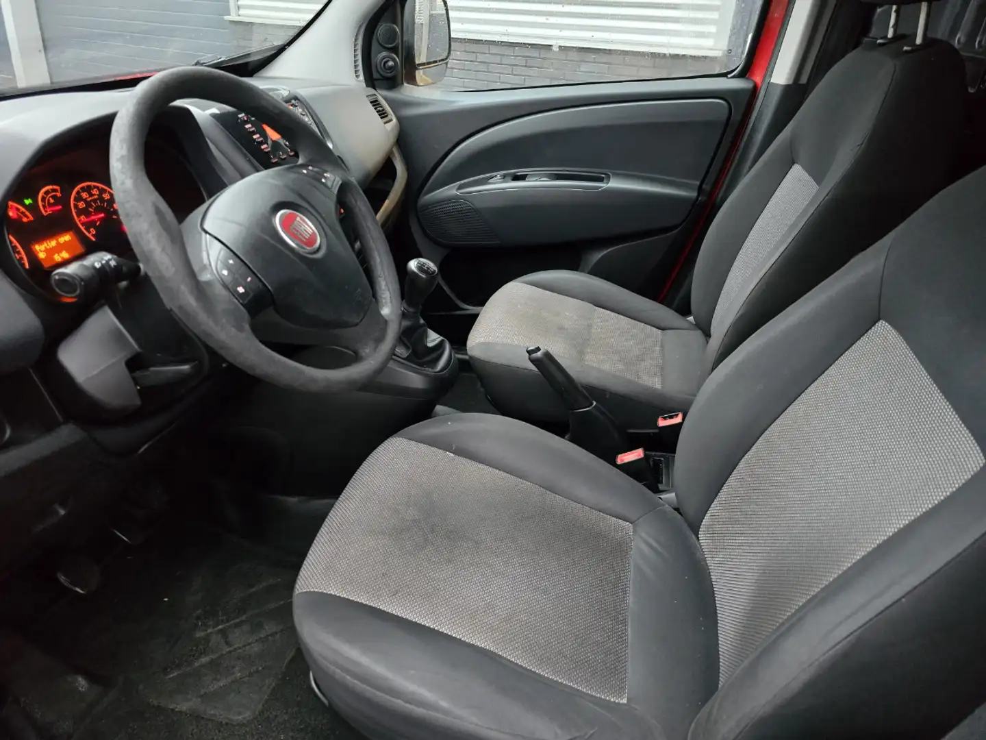 Fiat Doblo Cargo 1.3 Multijet sx blanke lak schade Rood - 2