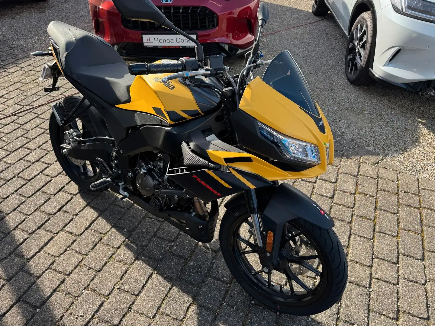 Aprilia Tuono 125 E5+ LED ABS "Grau" MY 25 Galben - 2