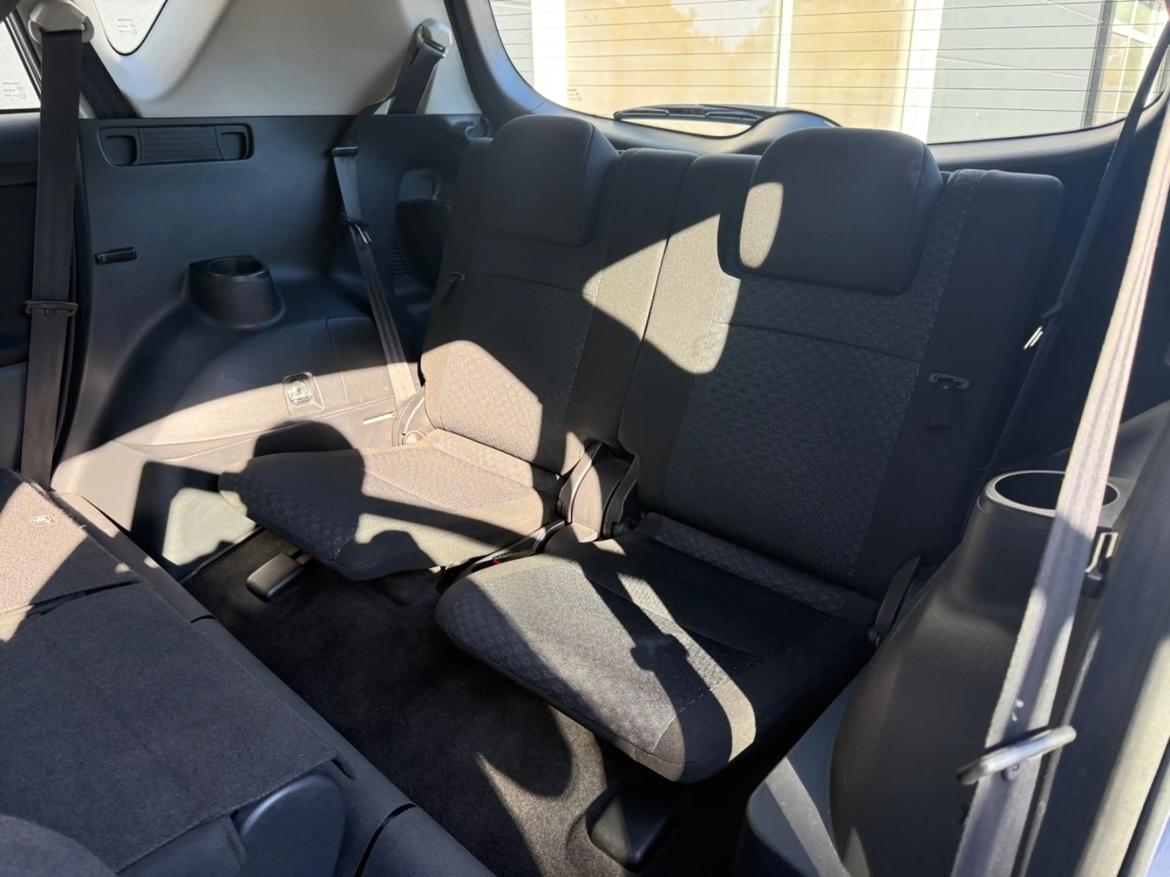 Toyota Verso 1.6 Life 132PS 7-Sitzer Klima AHK 2.Hand — photo 12