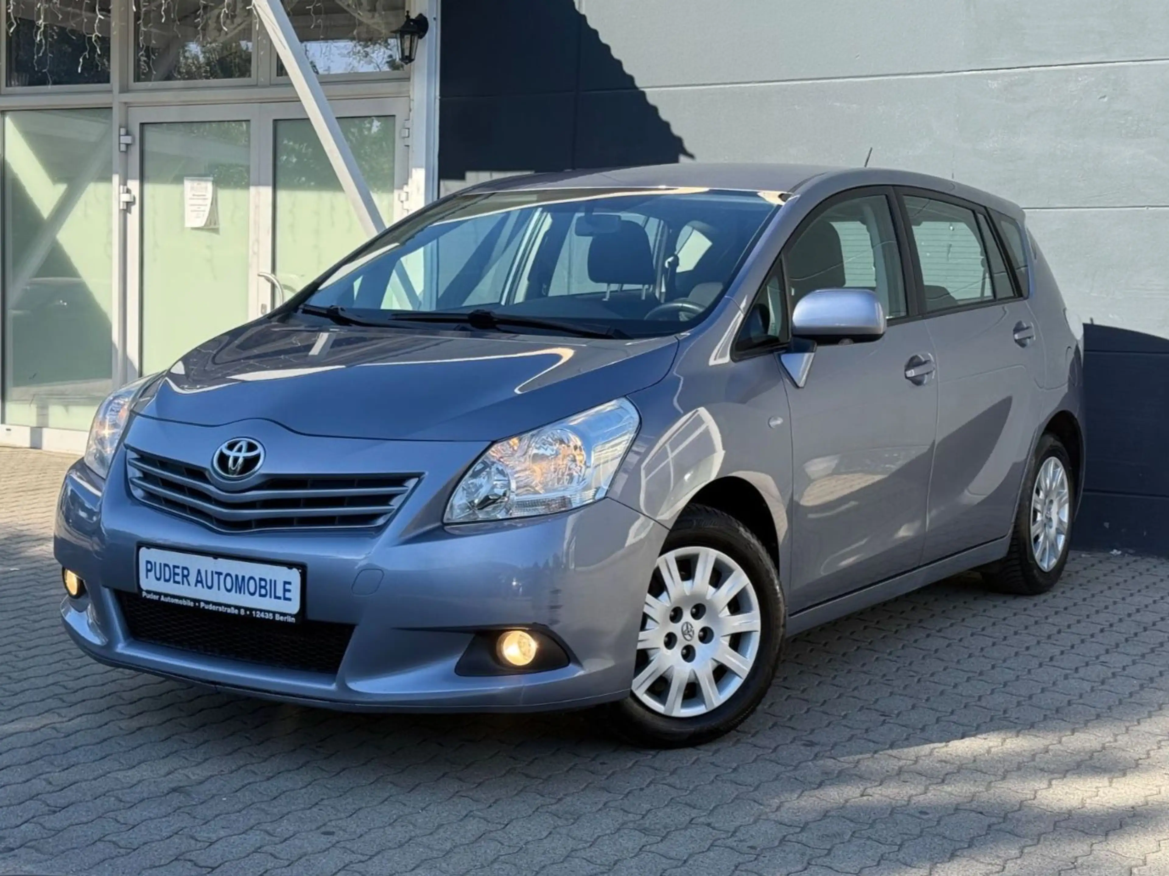Toyota Verso 1.6 Life 132PS 7-Sitzer Klima AHK 2.Hand — photo 3
