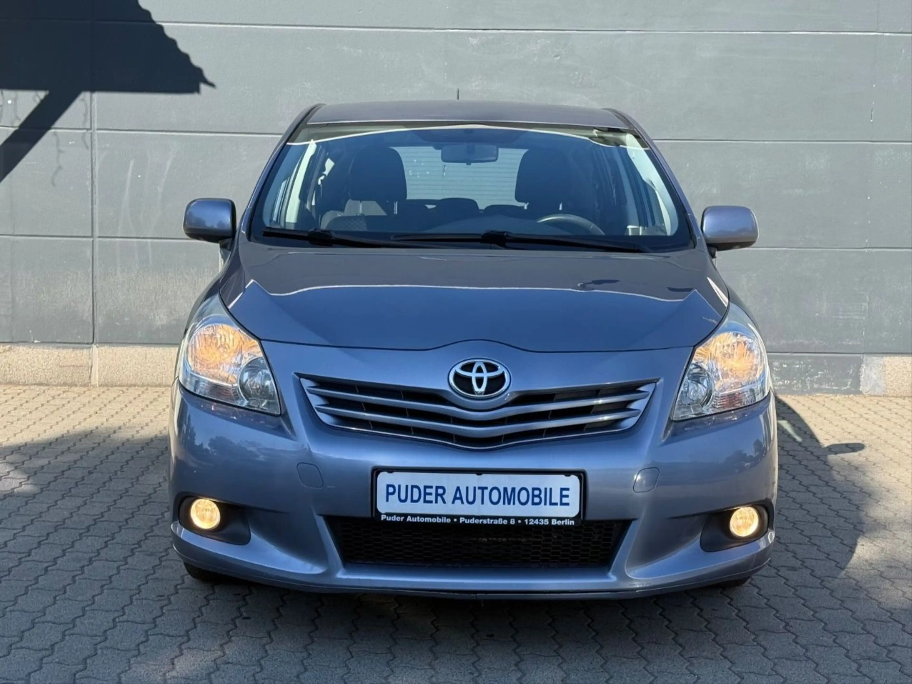 Toyota Verso 1.6 Life 132PS 7-Sitzer Klima AHK 2.Hand — photo 2