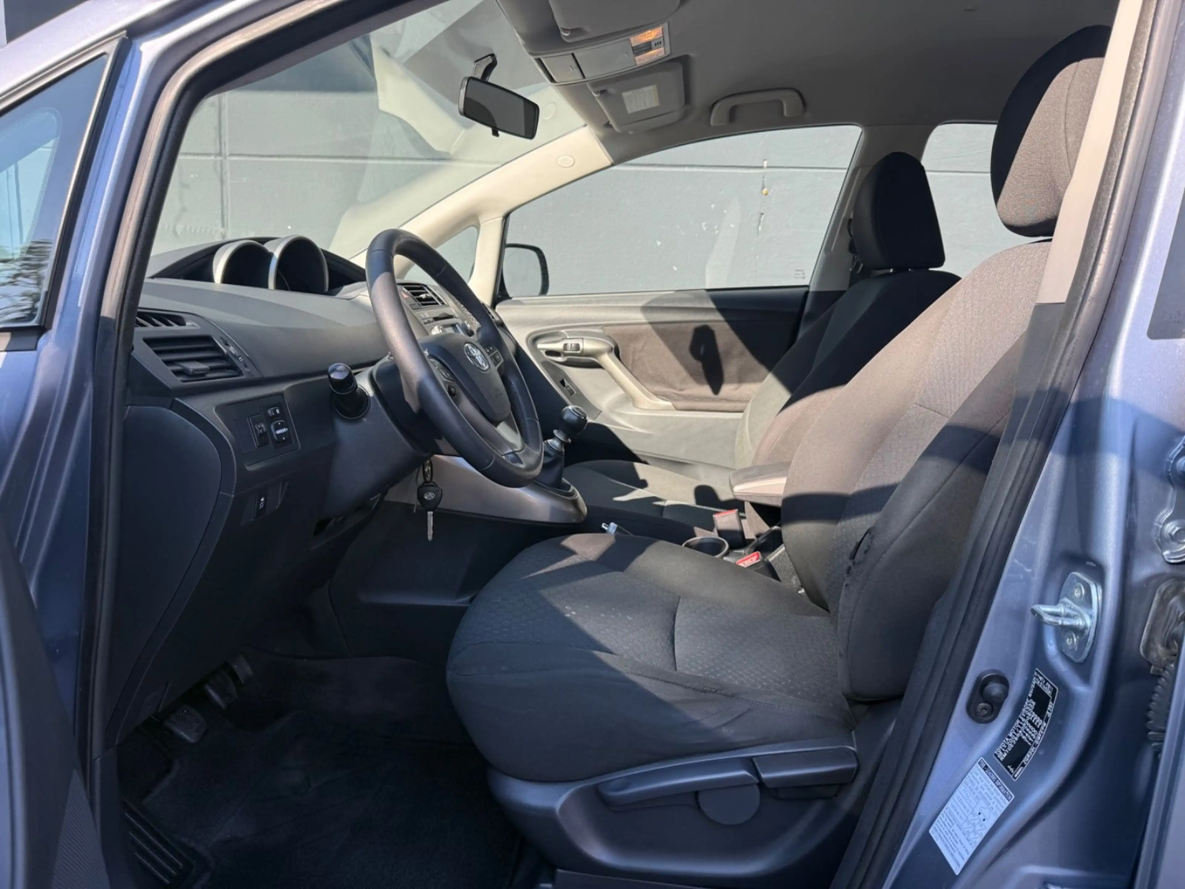 Toyota Verso 1.6 Life 132PS 7-Sitzer Klima AHK 2.Hand — photo 10