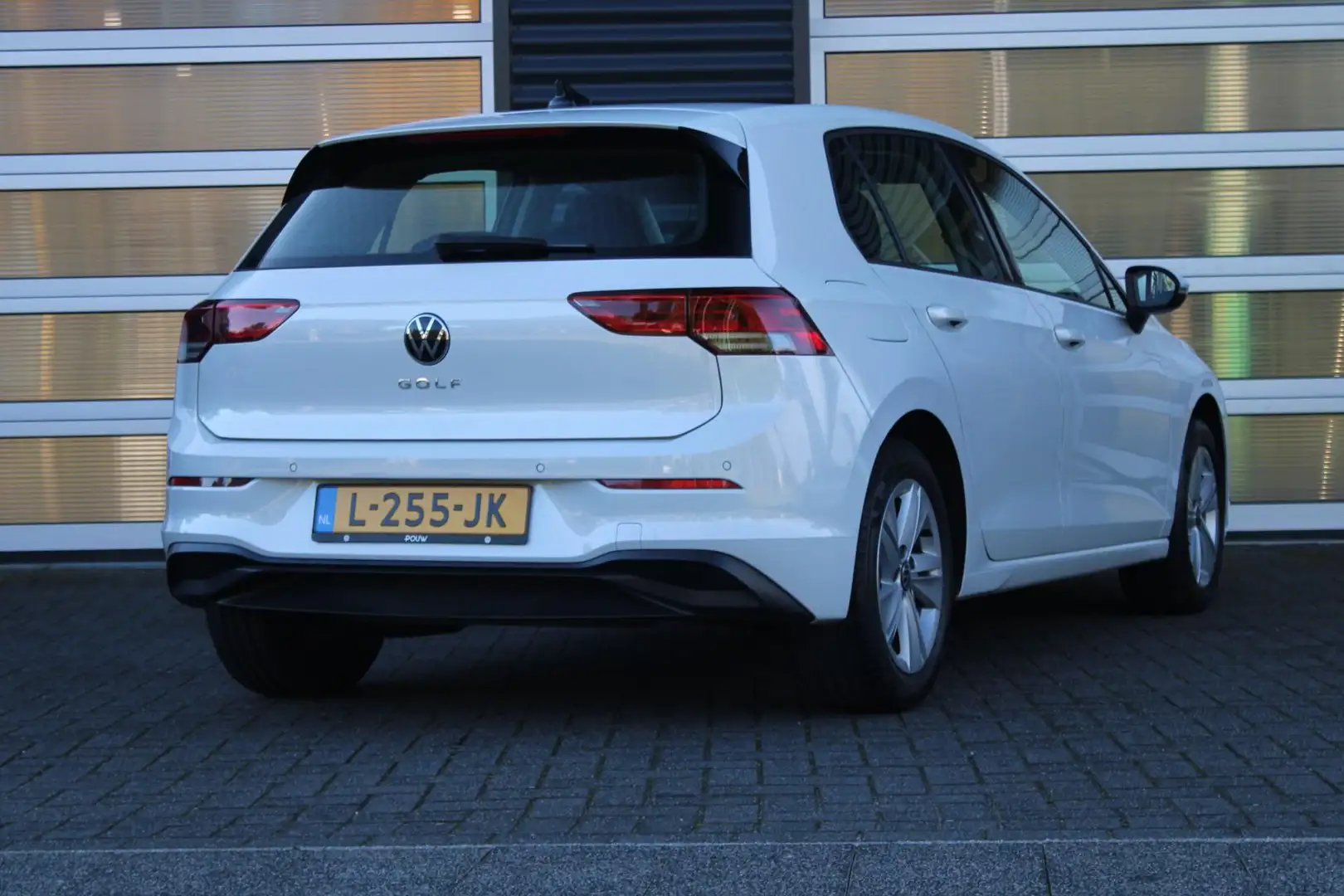Volkswagen Golf 1.5 TSI 110pk Life | Apple Carplay/Android Auto | Wit - 2