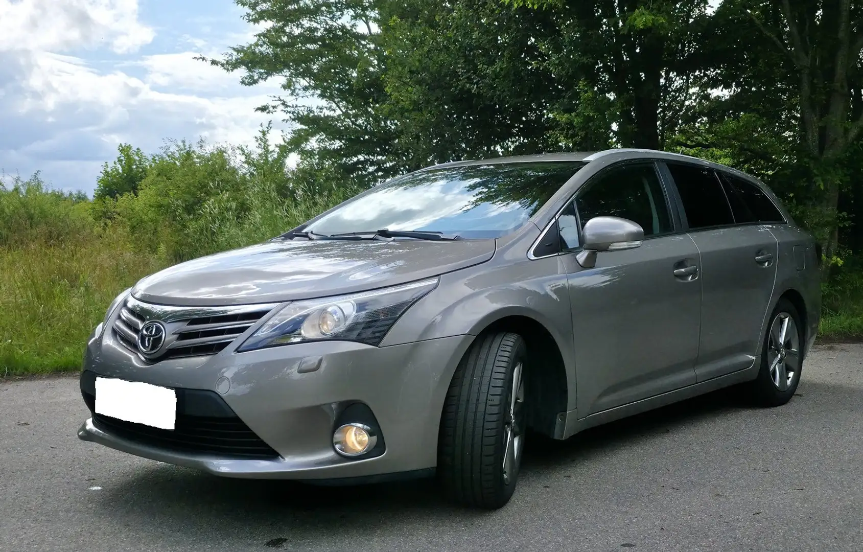 Toyota Avensis Avensis SW 1.8i Premium Bronz - 1
