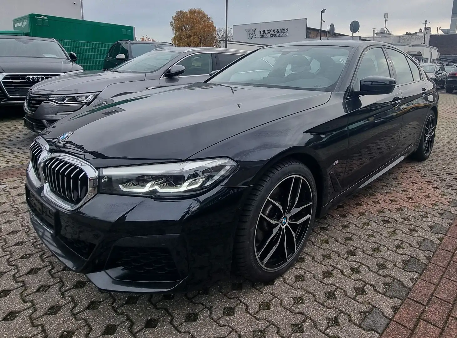 BMW 520 Baureihe 5 Lim. 520 d M Sport Schwarz - 1