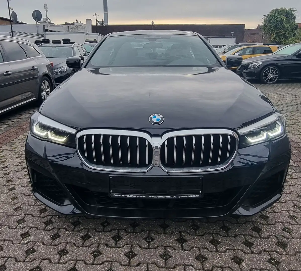 BMW 520 Baureihe 5 Lim. 520 d M Sport Schwarz - 2