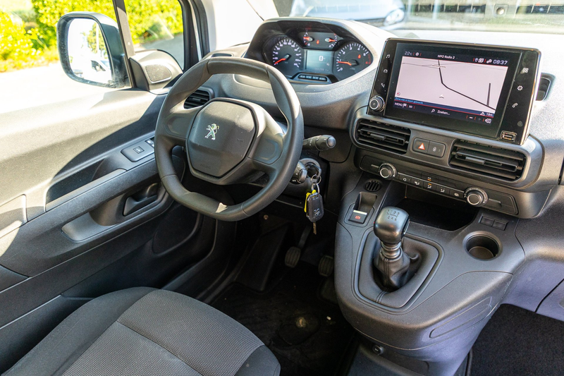 Peugeot Partner 1.2 PureTech Premium I 4 stuks op voorraad I — photo 2