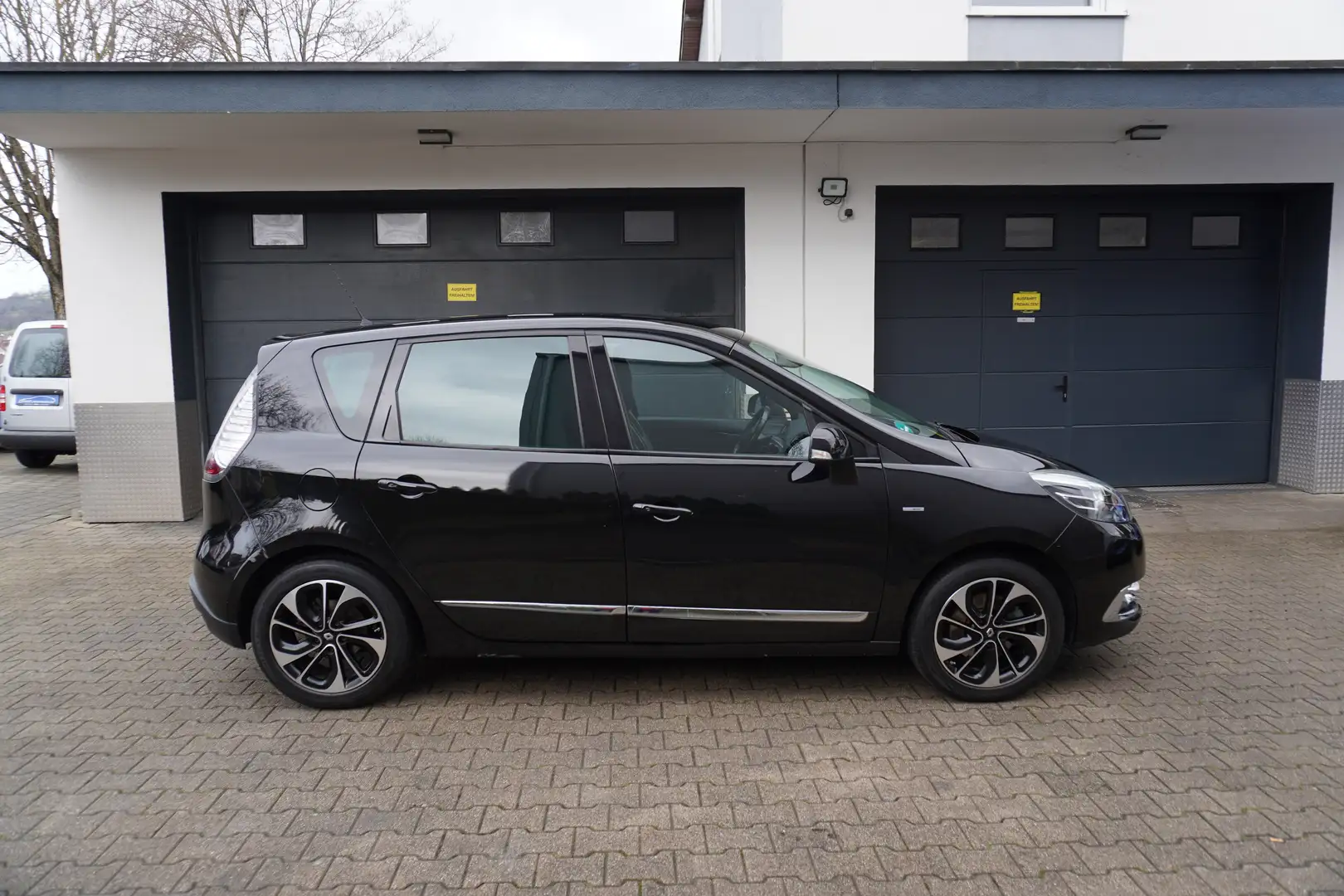Renault Scenic 1.5 dCi BOSE Edition EDC tLEDER+NAVI+ALU+PDC+TEMPO Schwarz - 2