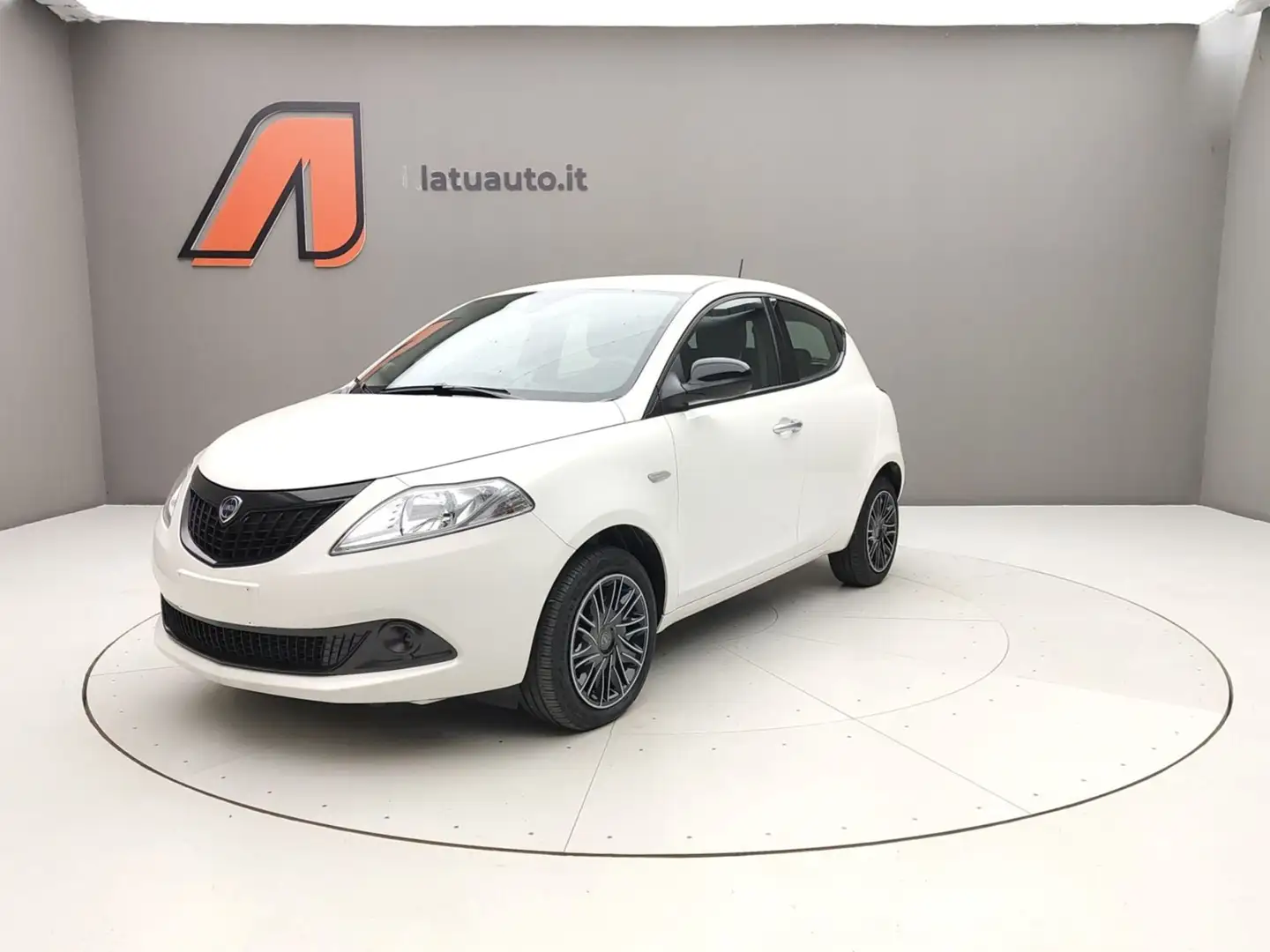 Lancia Ypsilon 1.0 70CV HYBRID ORO Білий - 1