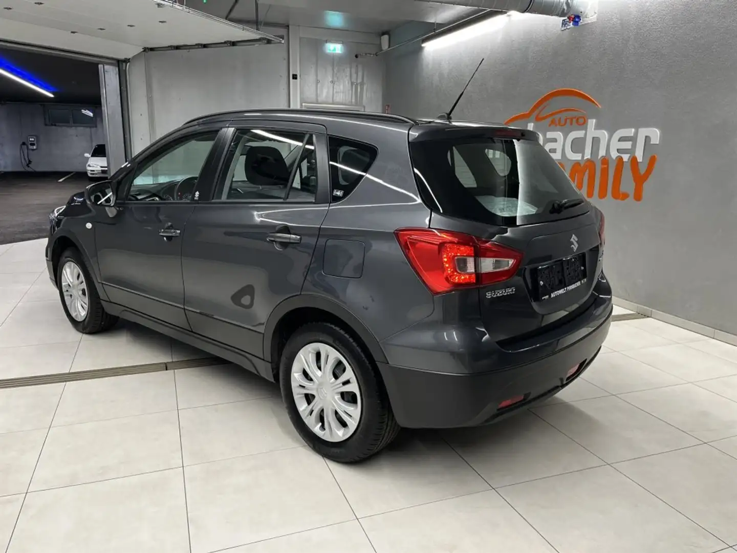 Suzuki SX4 S-CROSS 1.4 HYBRID clear 2WD Grau - 2